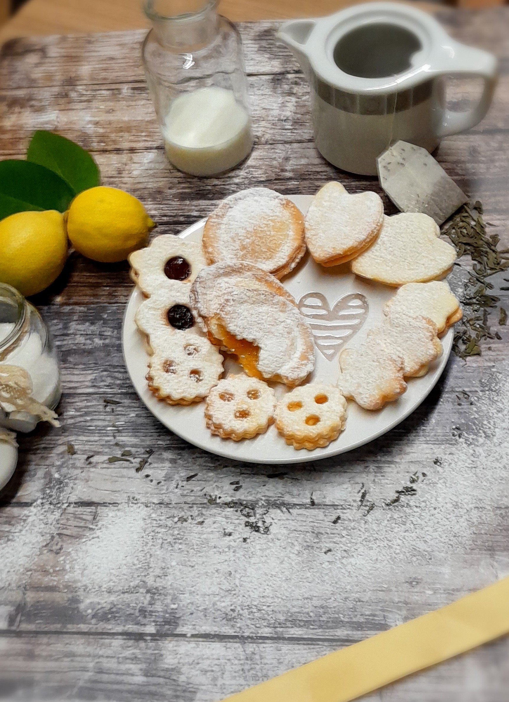 FROLLINI RIPIENI DI MARMELLATA